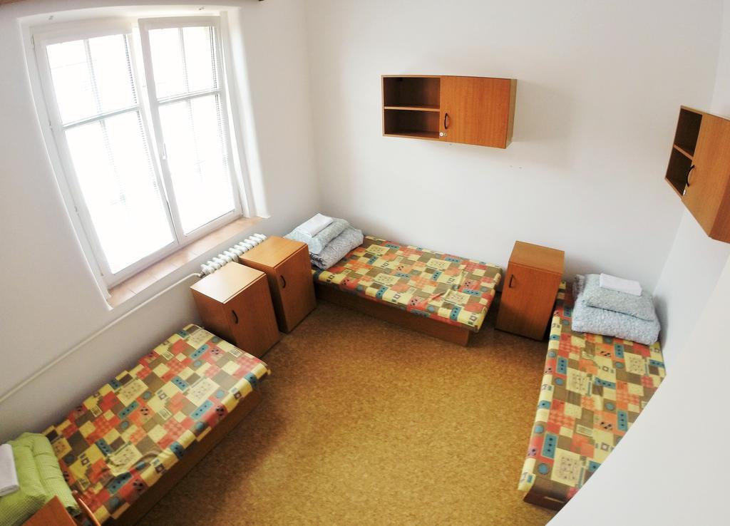 Dizzy Daisy Hostel Praag Kamer foto