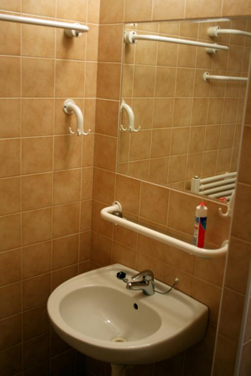 Dizzy Daisy Hostel Praag Kamer foto